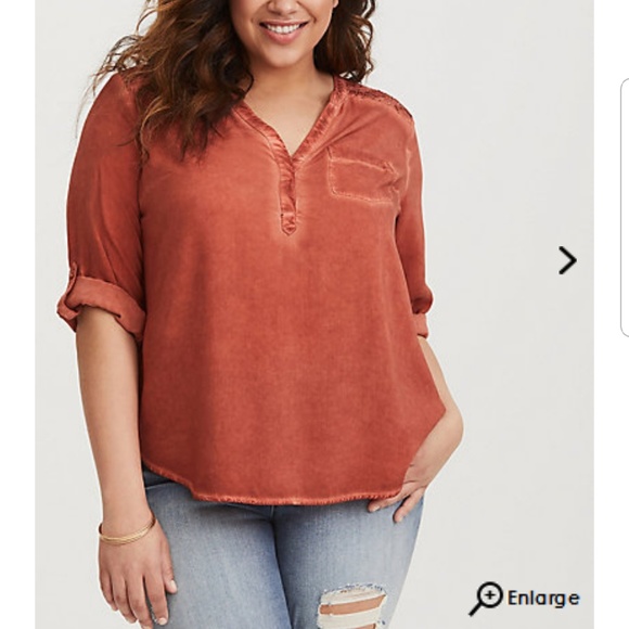 🦋TORRID PULL ON TOP WITH LATTICE DETAIL ON SHOULD - Picture 1 of 5